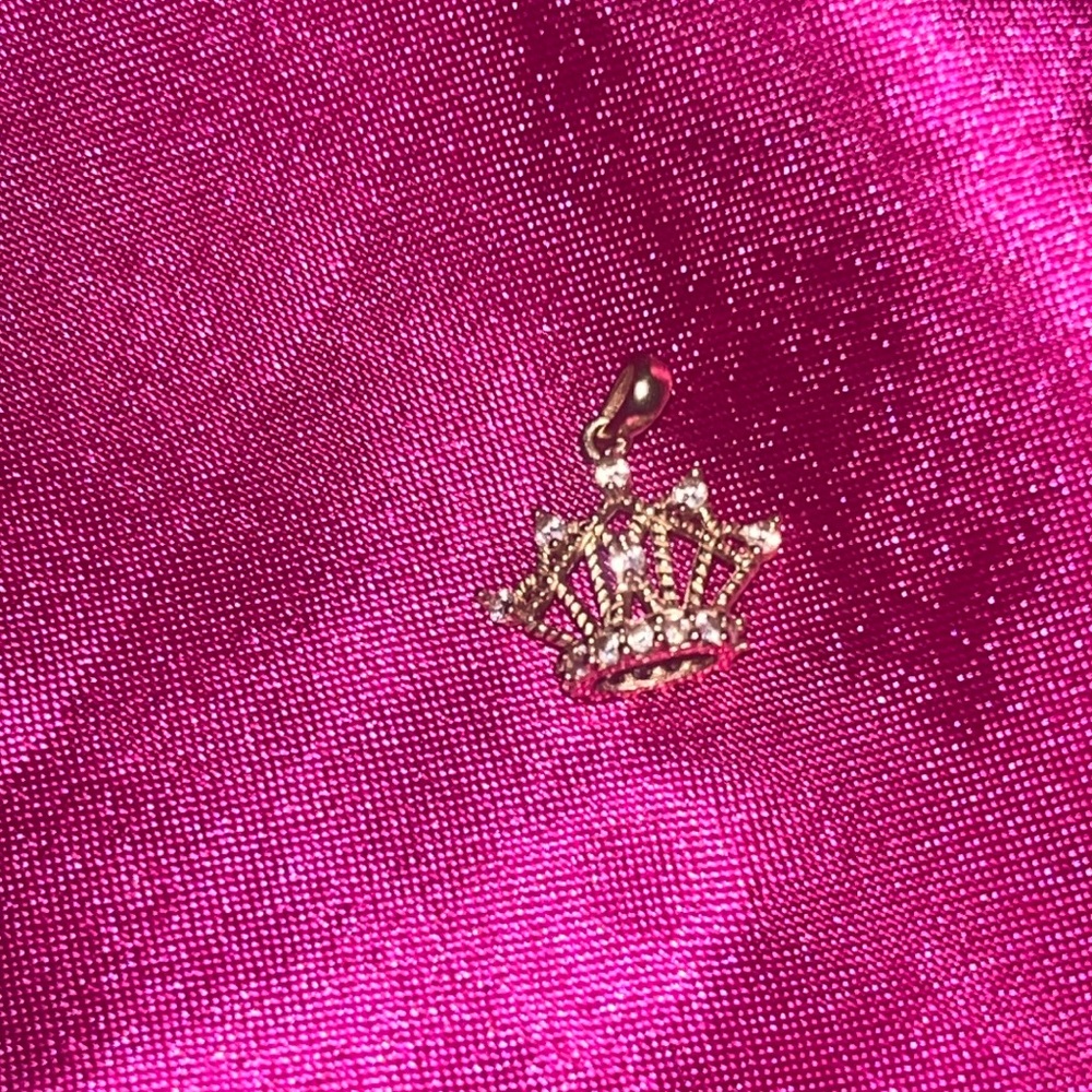 10kt diamond crown pendant